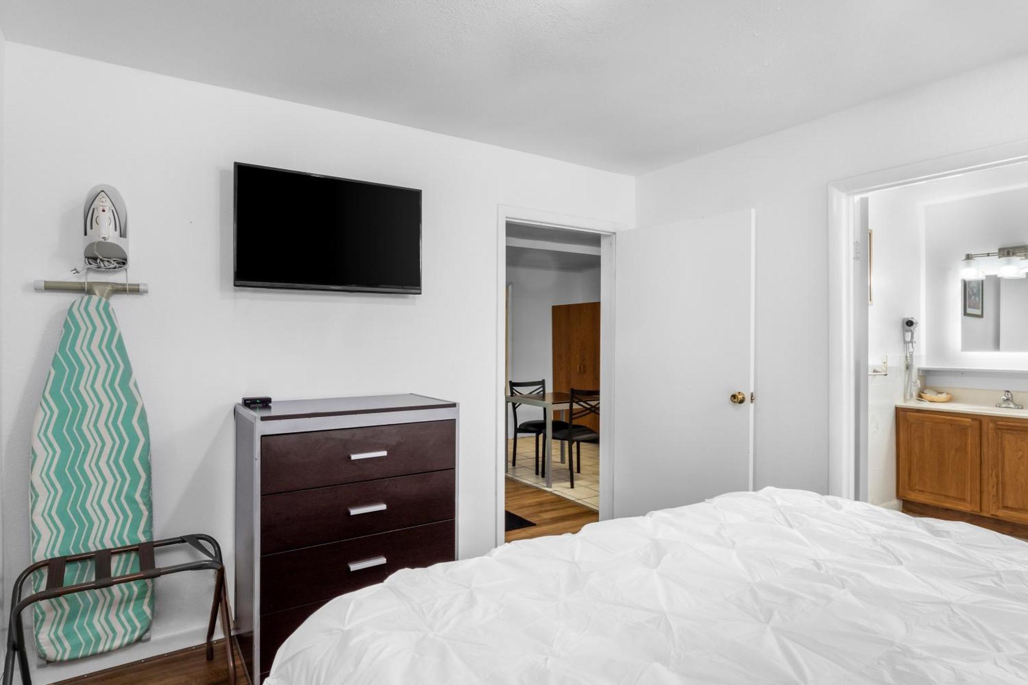 Americas Best Value Inn Jonesville/Hillsdale Exterior foto